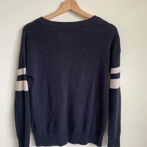 American eagle sweater - Picture 2 of 3